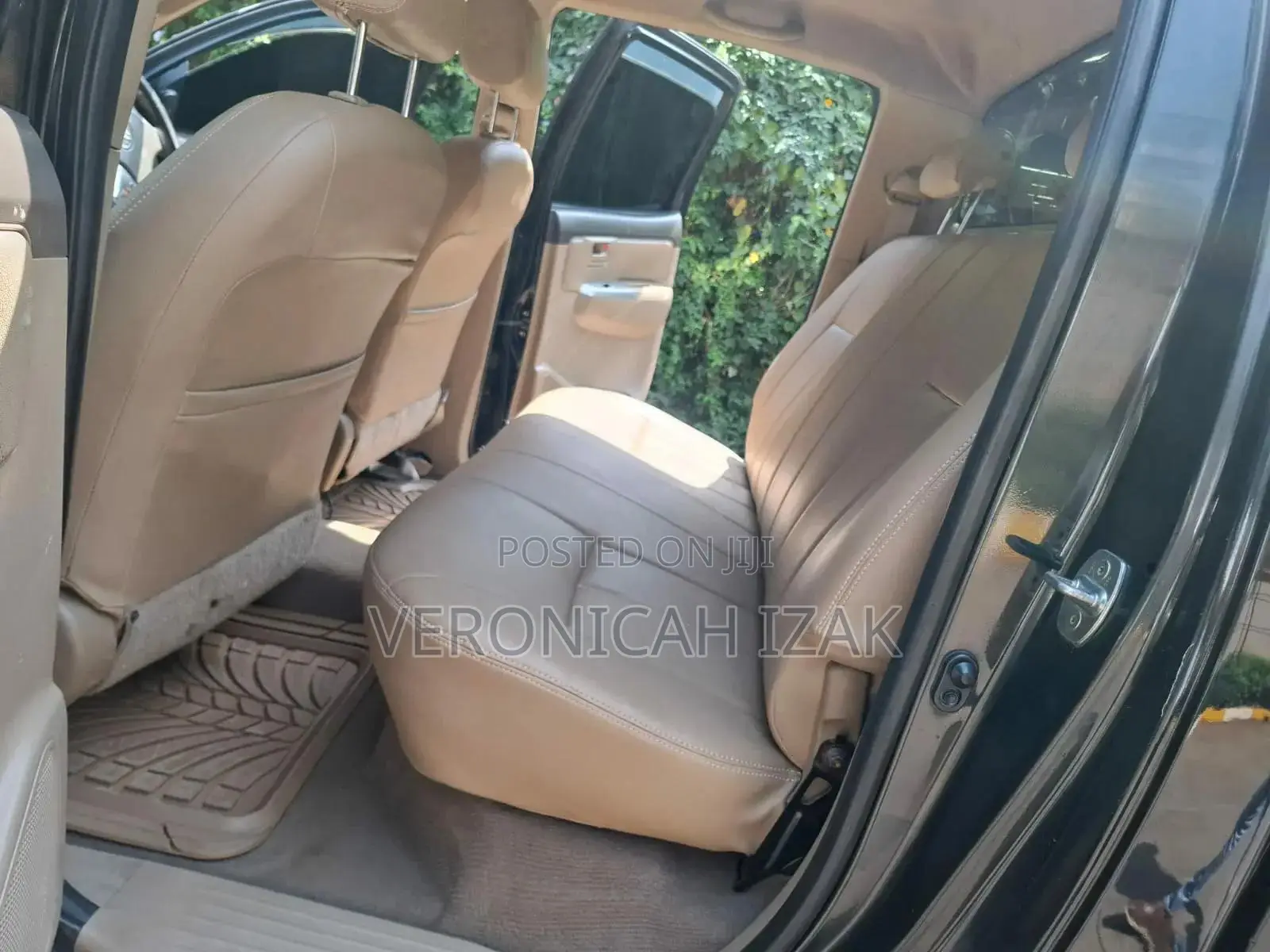 Toyota Hilux 2013 Black