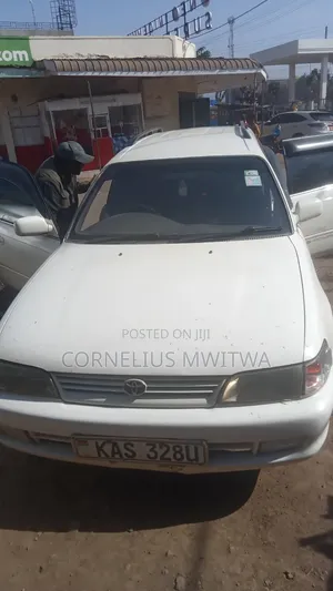 Toyota Corolla 2000 White