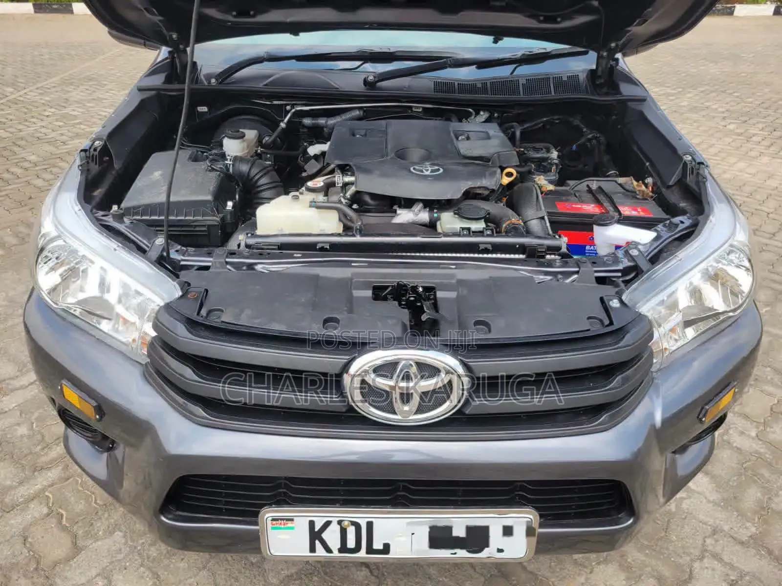 Toyota Hilux 2023 Gray