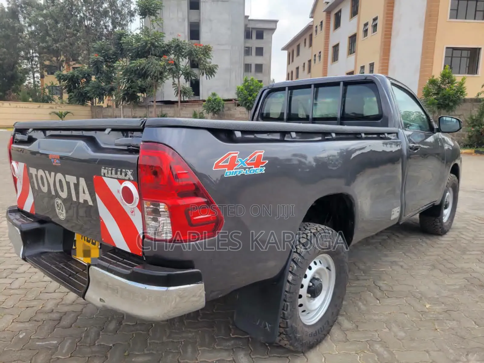 Toyota Hilux 2023 Gray