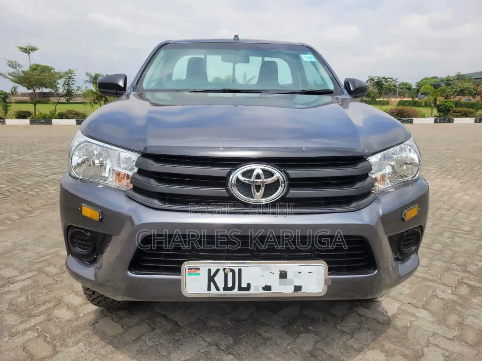 Toyota Hilux 2023 Gray