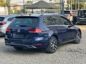 Volkswagen Golf Variant 2019 Blue