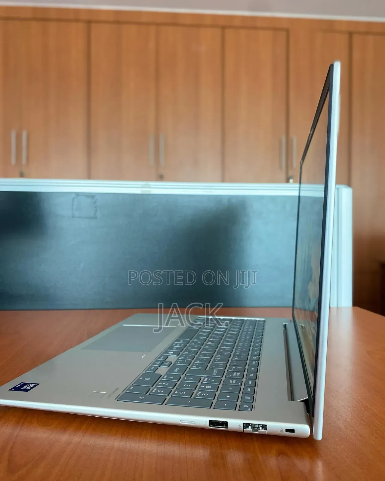 Laptop HP ProBook 470 16GB Intel Core Ultra 7 SSD 512GB