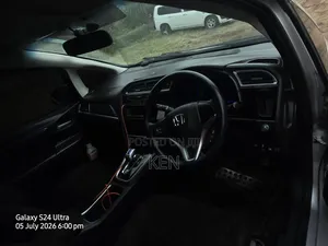 Honda Fit Shuttle 2016 Silver