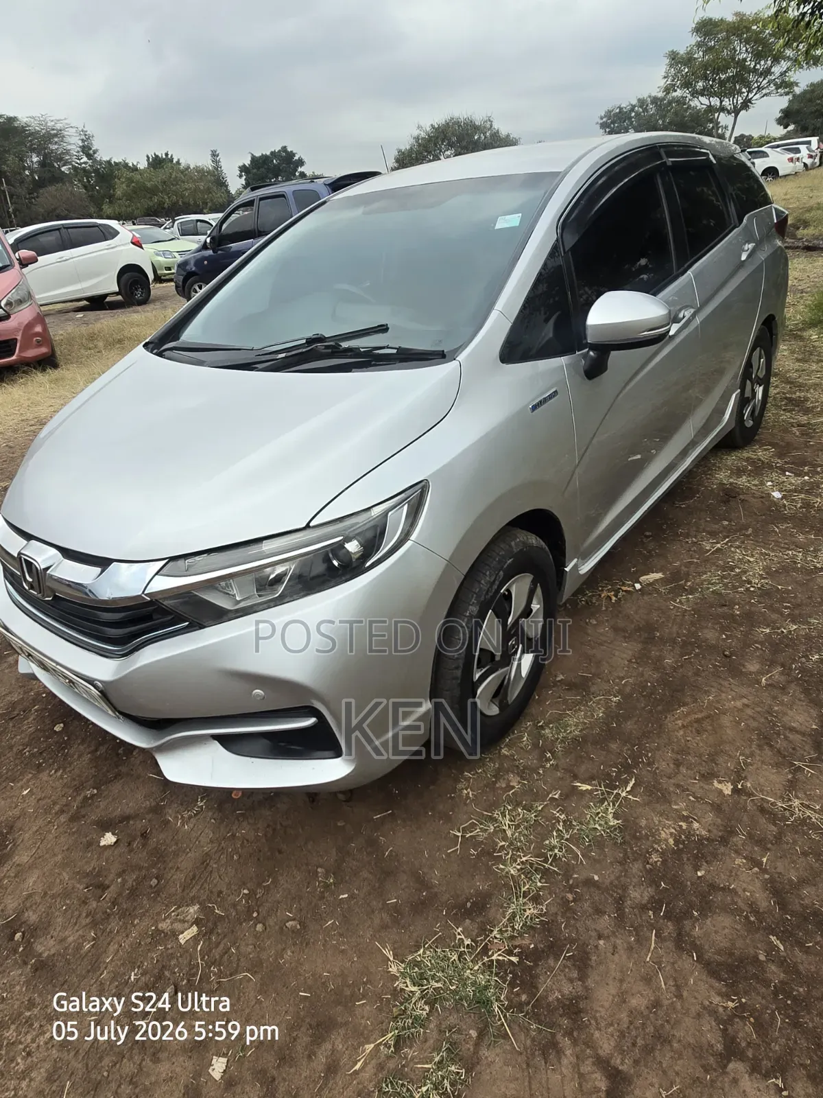 Honda Fit Shuttle 2016 Silver