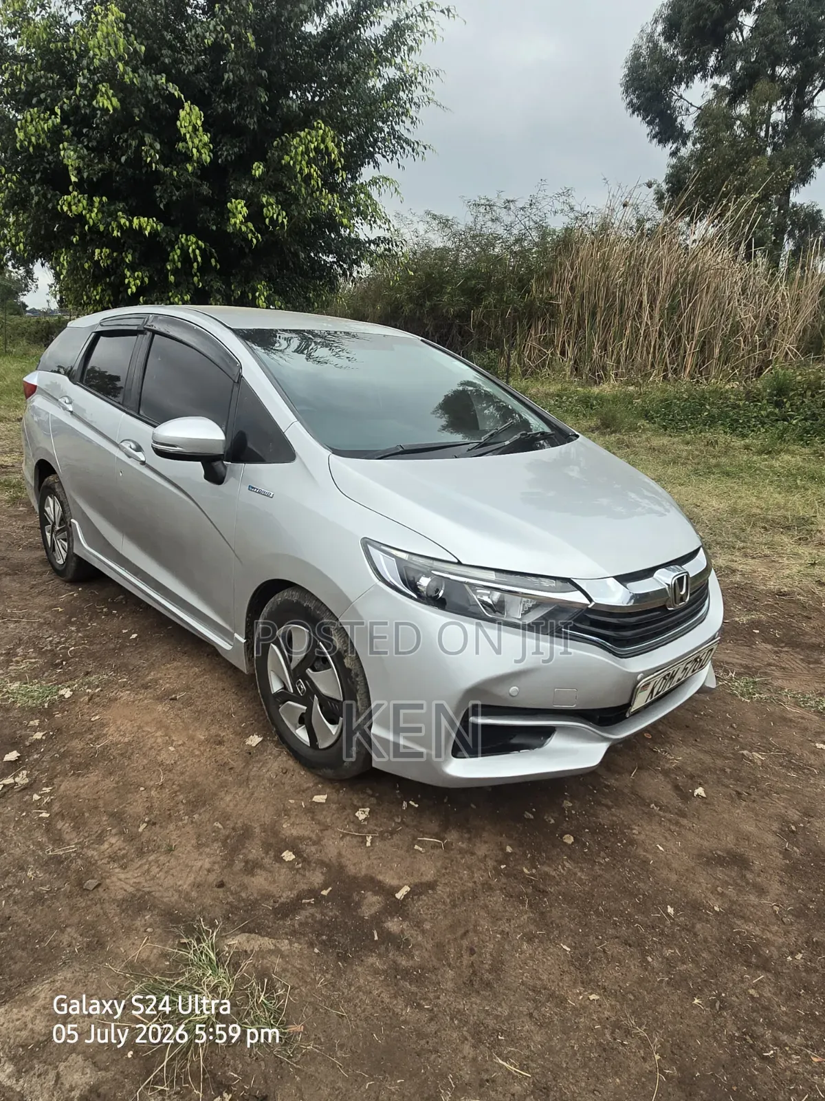 Honda Fit Shuttle 2016 Silver