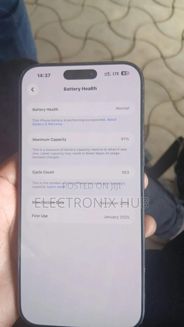 Apple iPhone 16 Pro Max 256 GB Gray - thumbnail 2