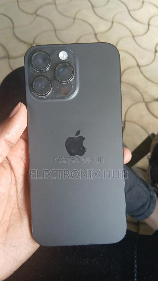 Apple iPhone 16 Pro Max 256 GB Gray - thumbnail 3