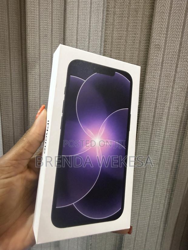 New Apple iPhone 17e 256 GB Black - main view