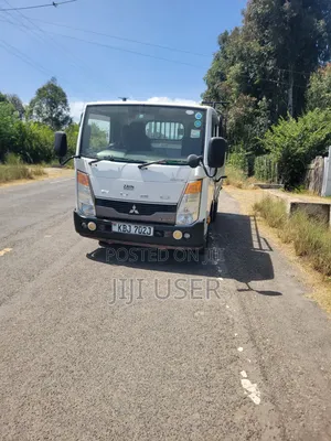 Mitsubishi Canter 2015 White
