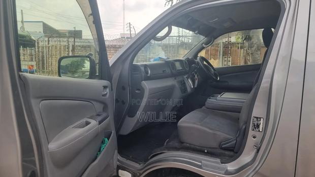 Nissan Caravan (Urvan) 2016 Grey - thumbnail 9