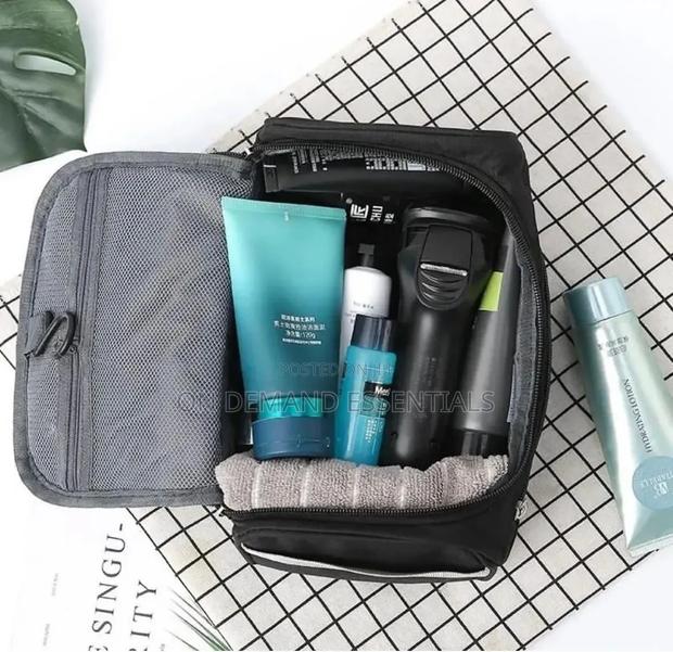 Portable Waterproof Hanging Storage Bag - thumbnail 2