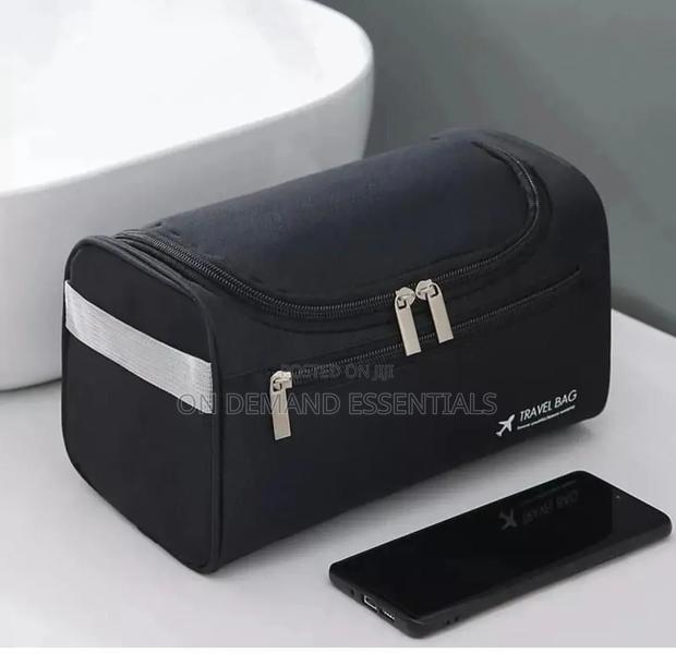Portable Waterproof Hanging Storage Bag - thumbnail 4