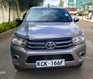 Toyota Hilux 2016 Gray