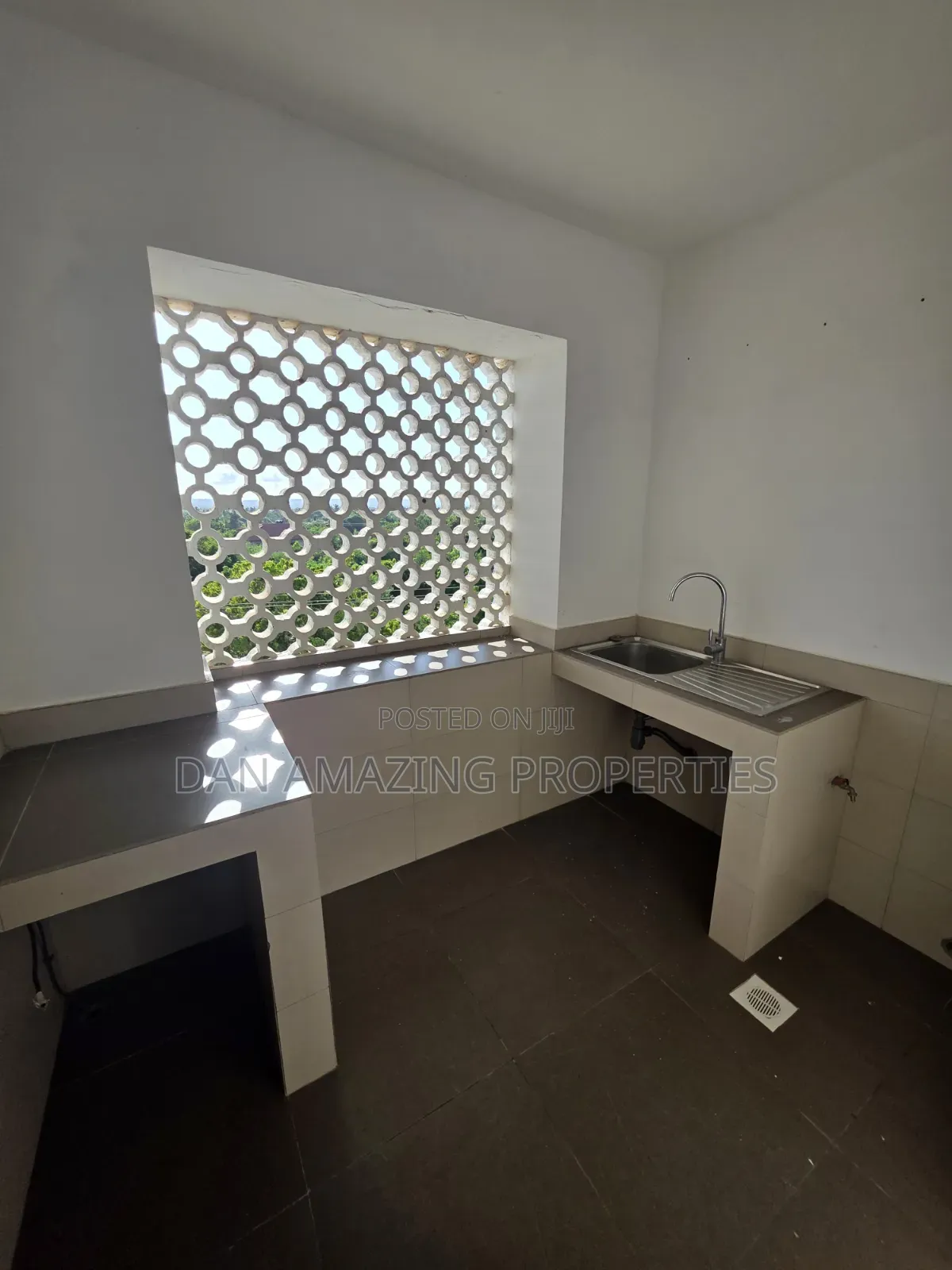 2bdrm Apartment in Kikambala Beachfront for sale