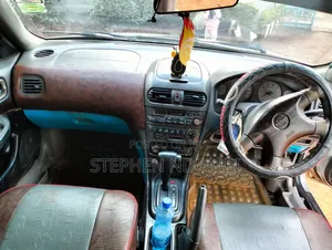 Nissan Sunny 2001 Silver