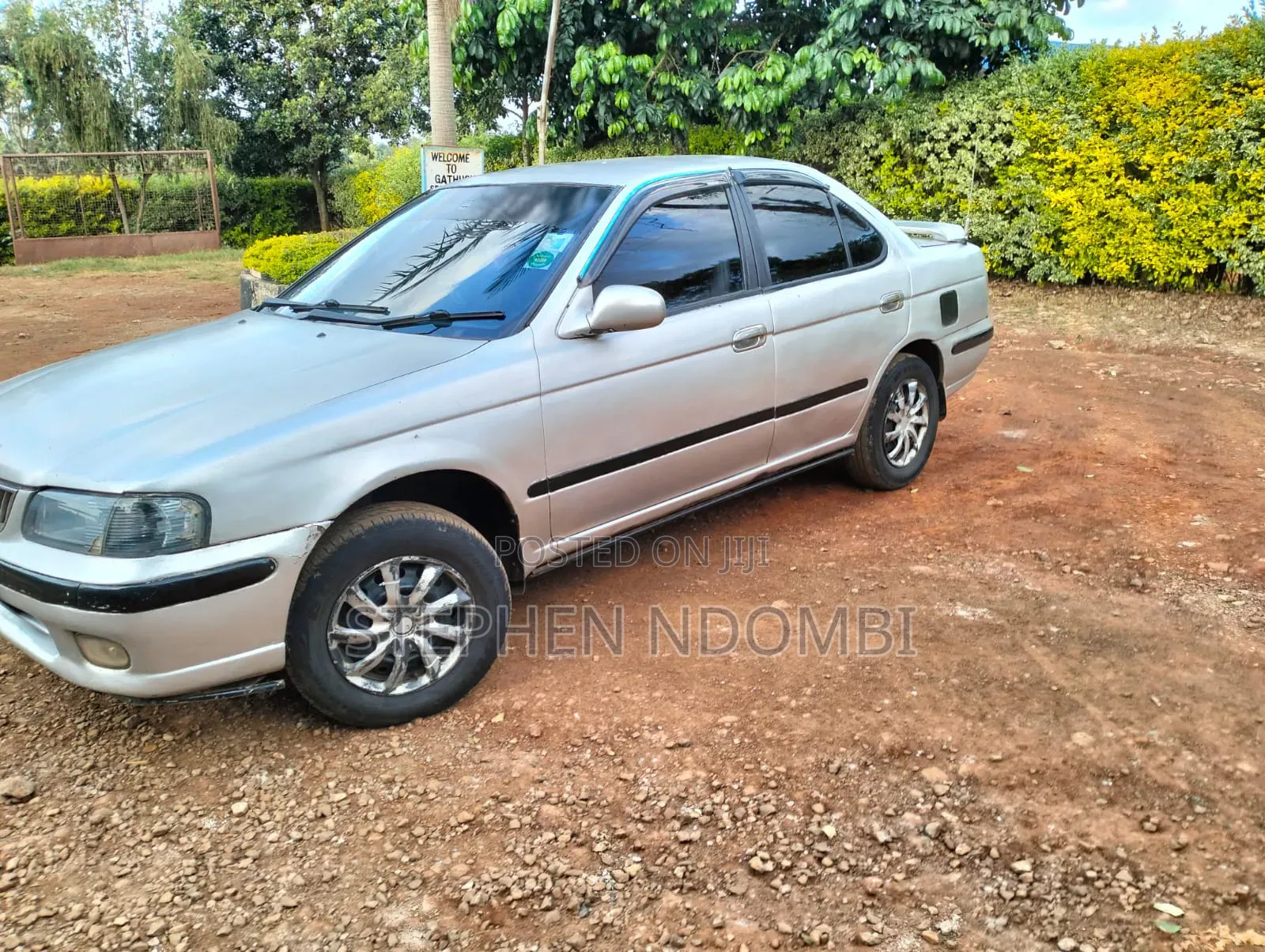 Nissan Sunny 2001 Silver