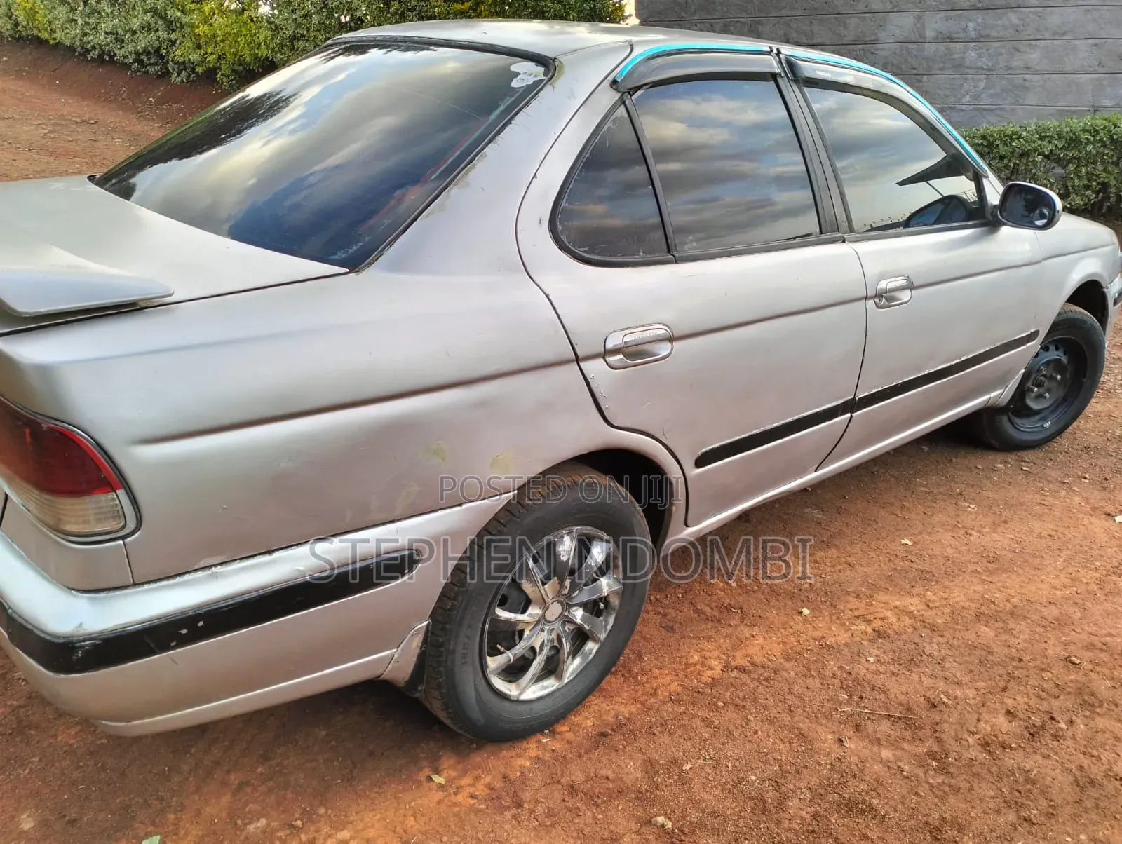 Nissan Sunny 2001 Silver