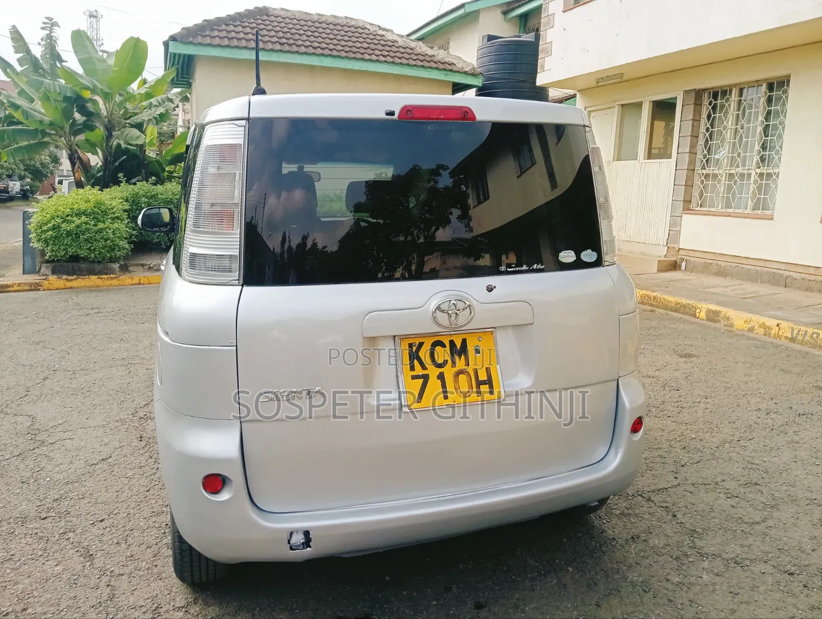 Toyota Sienta 2011 Silver