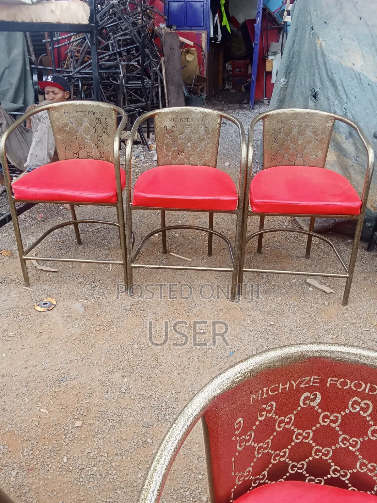 Restaurant Mabati Table Set