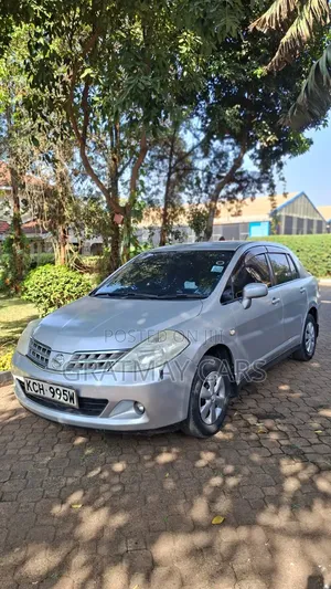 Nissan Tiida 2009 Silver