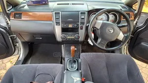 Nissan Tiida 2009 Silver
