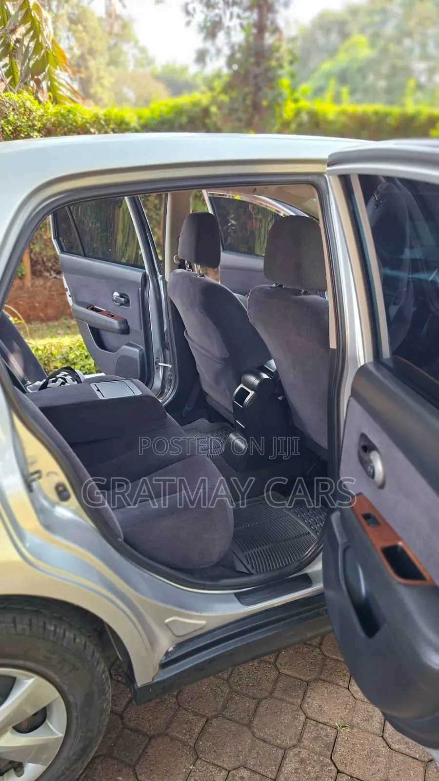 Nissan Tiida 2009 Silver