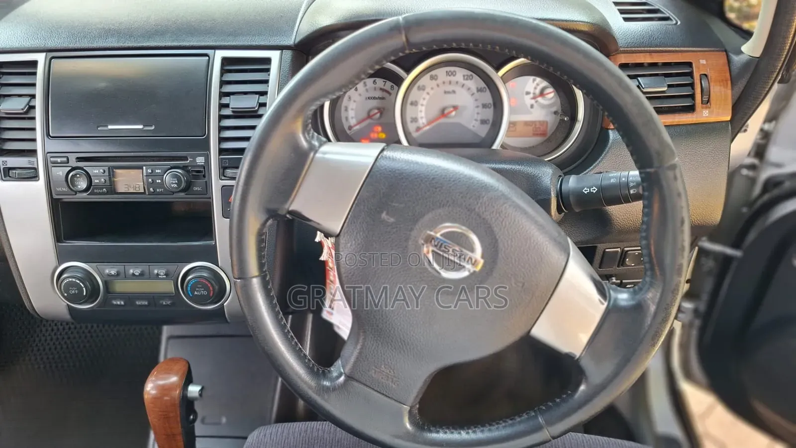 Nissan Tiida 2009 Silver