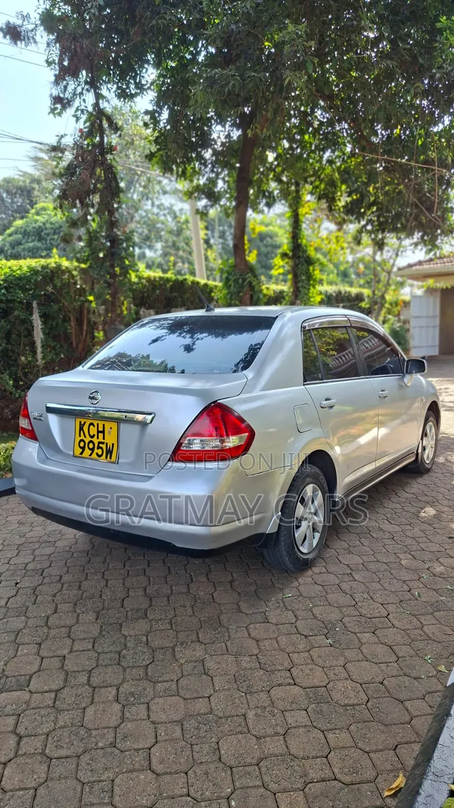 Nissan Tiida 2009 Silver