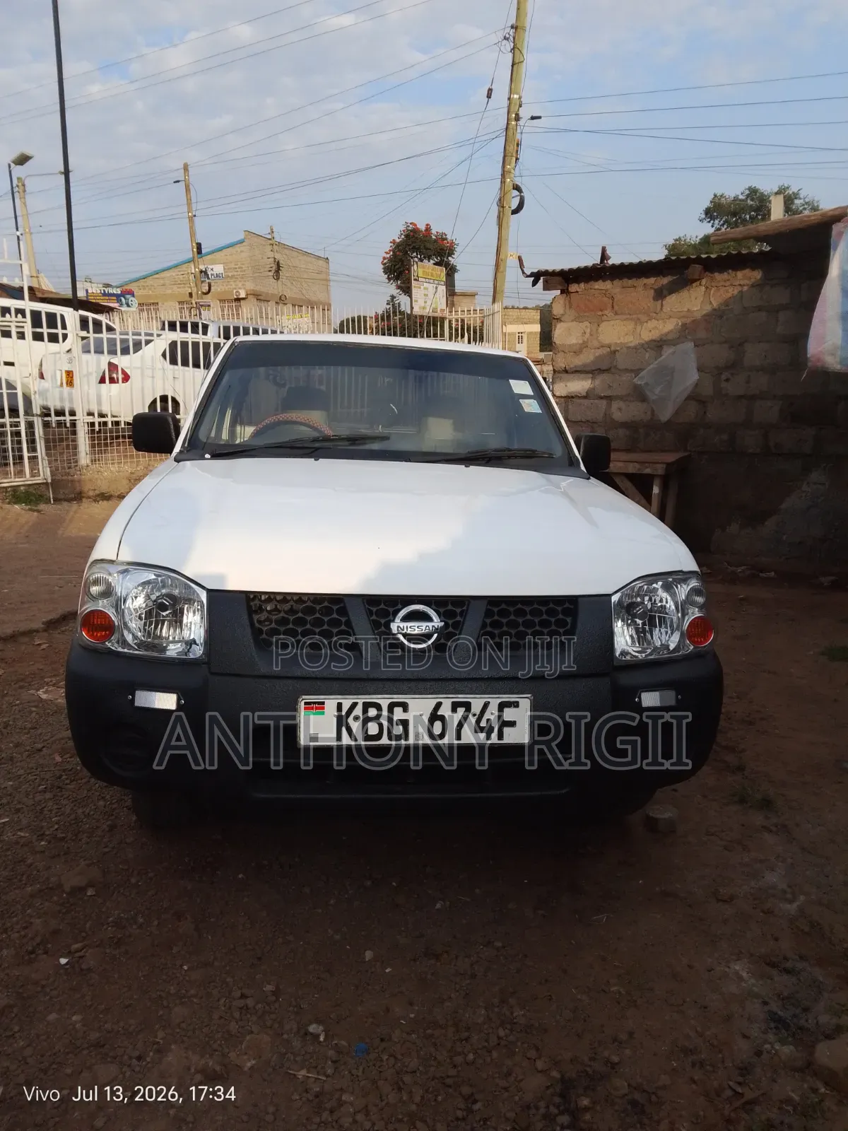 Nissan Hardbody 2400i 2005 White