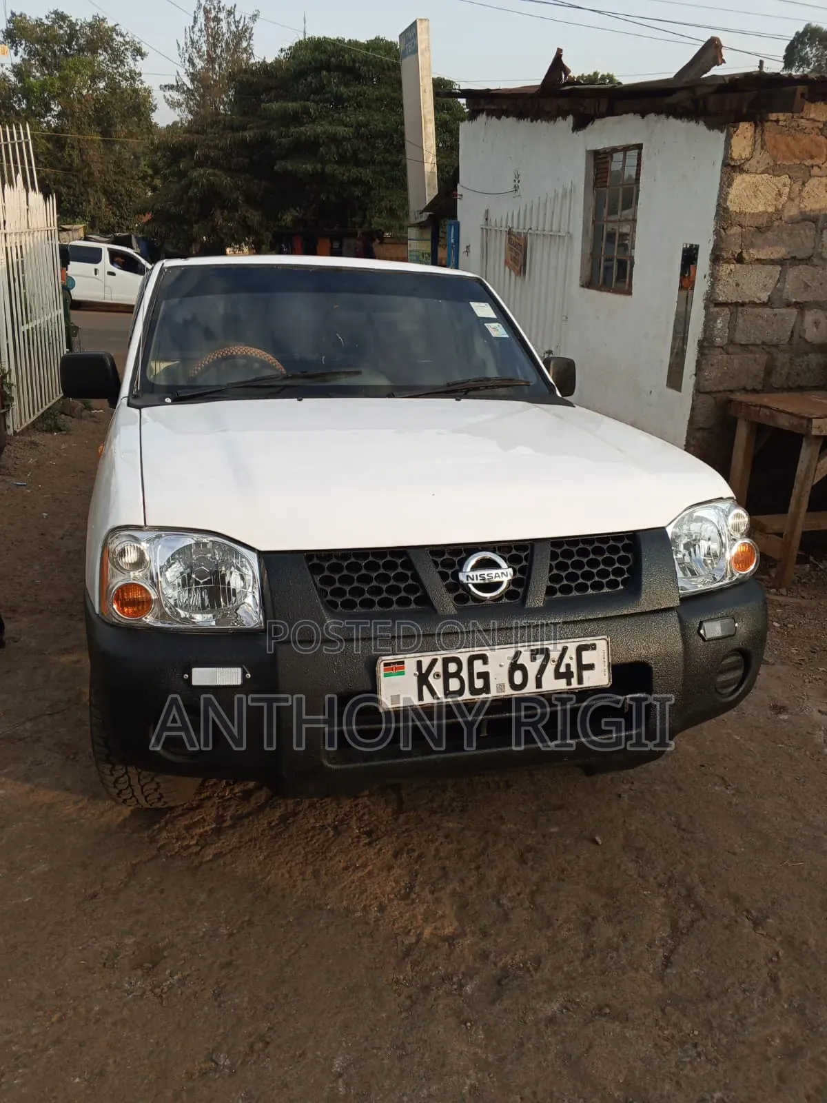 Nissan Hardbody 2400i 2005 White