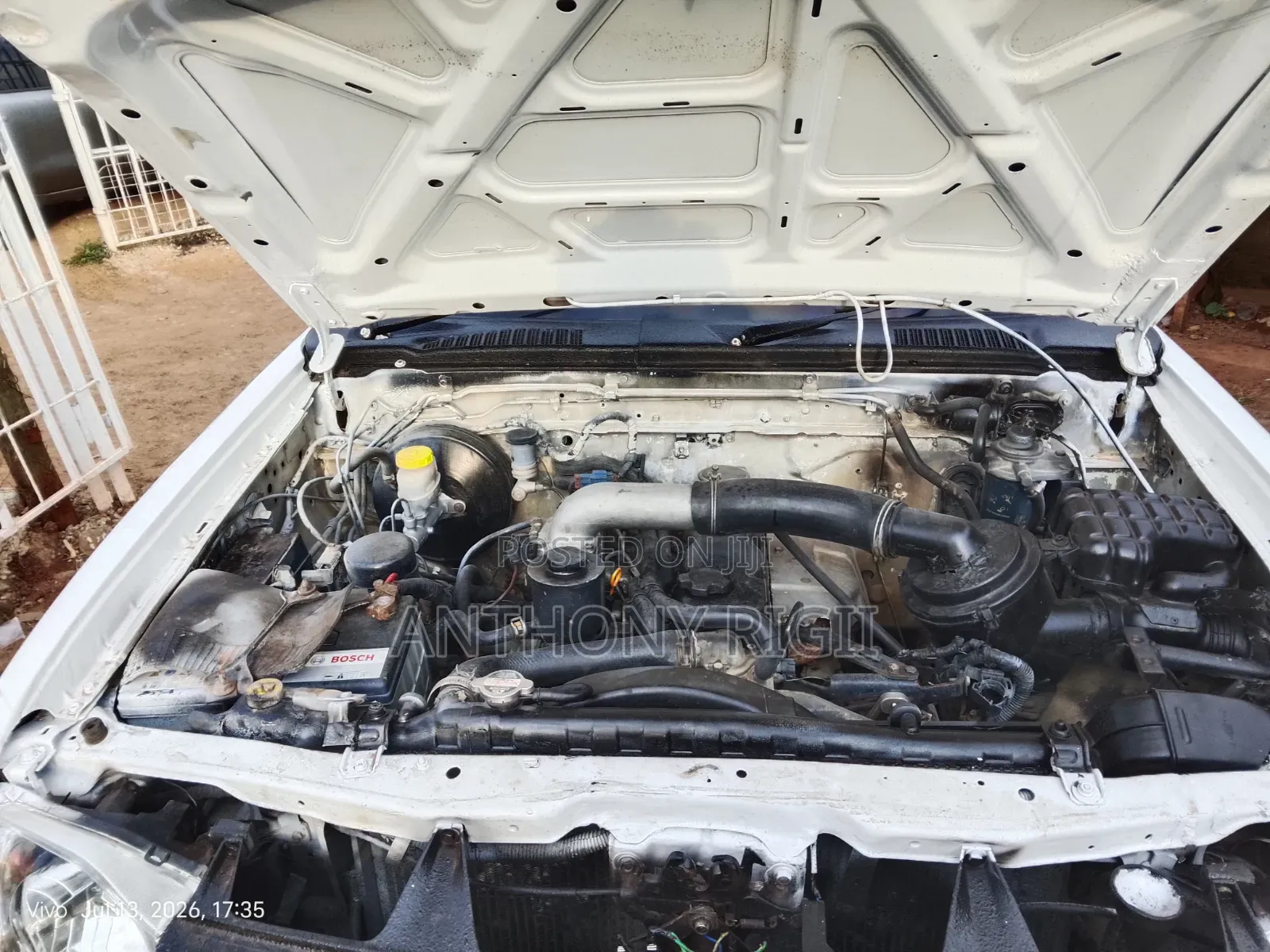 Nissan Hardbody 2400i 2005 White