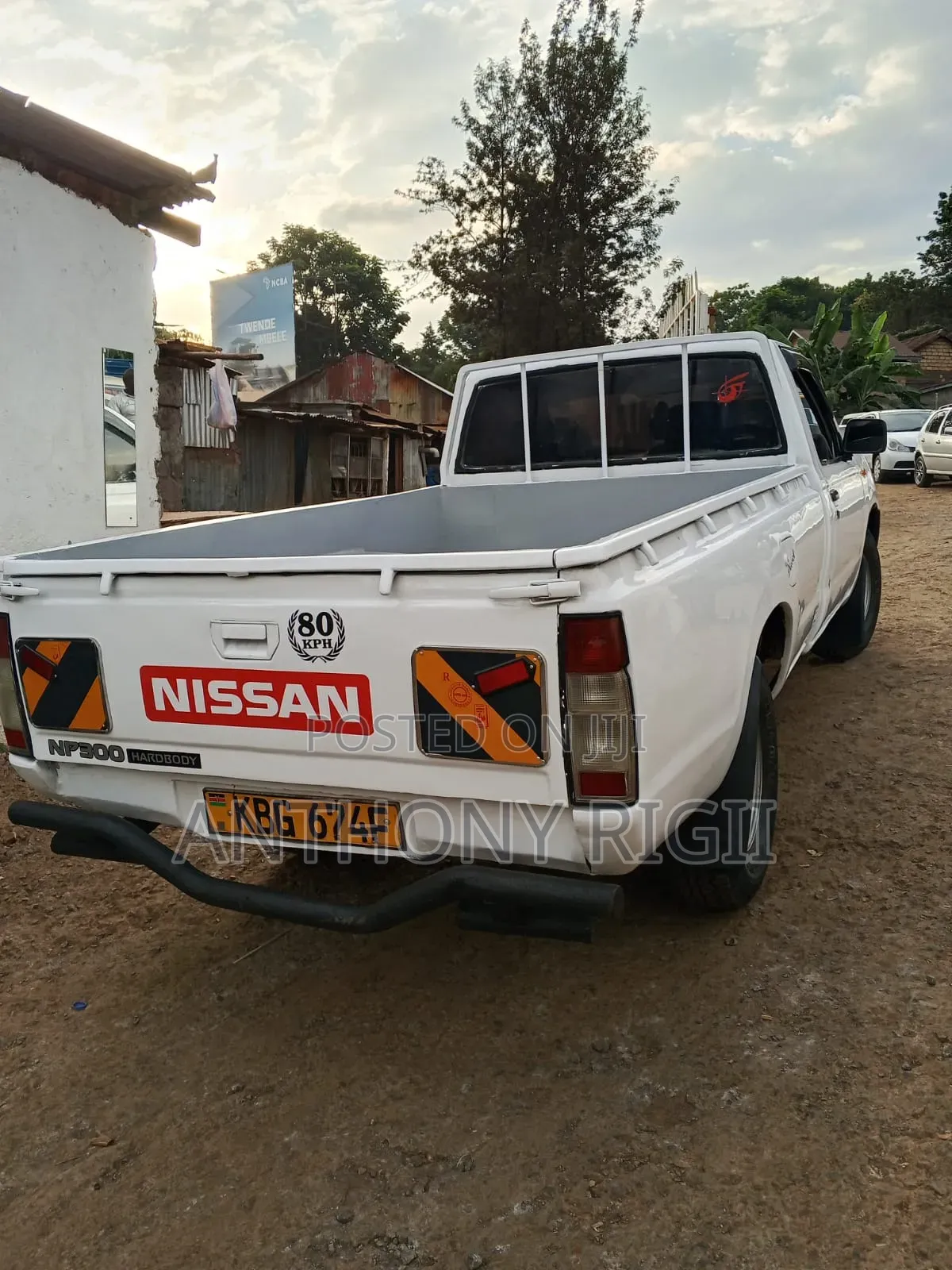 Nissan Hardbody 2400i 2005 White