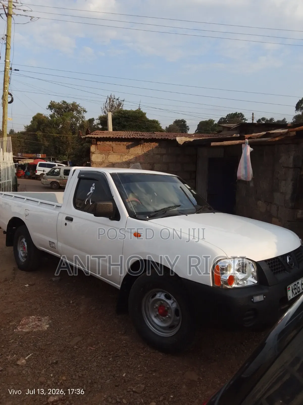 Nissan Hardbody 2400i 2005 White