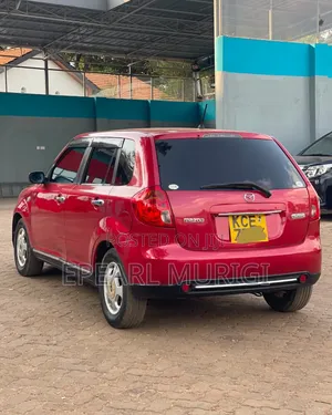 Mazda Verisa 2009 Red