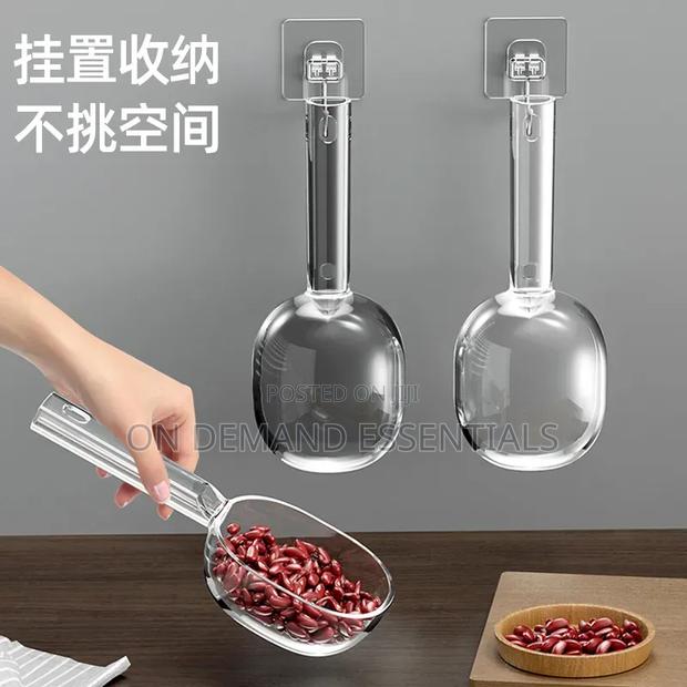 Acrylic Scoop With a Long Handle and Clearly Marked Measurements