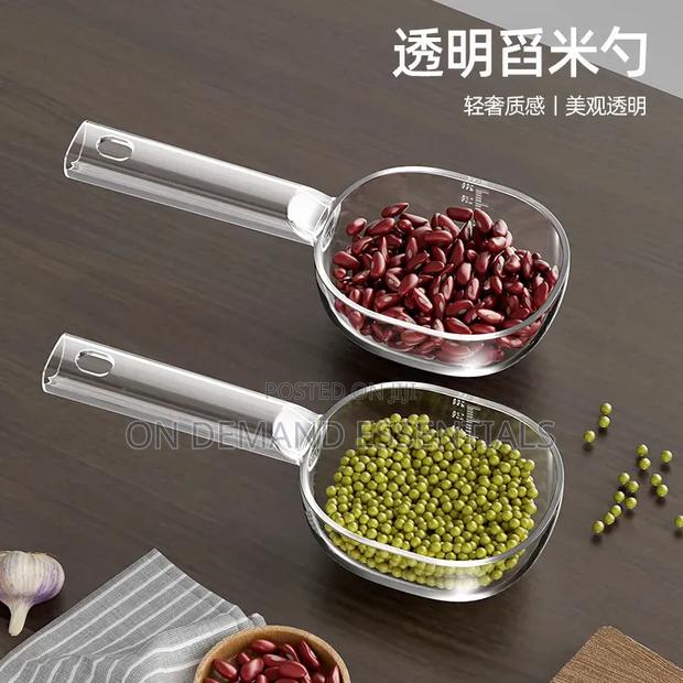 Acrylic Scoop With a Long Handle and Clearly Marked Measurements - thumbnail 2