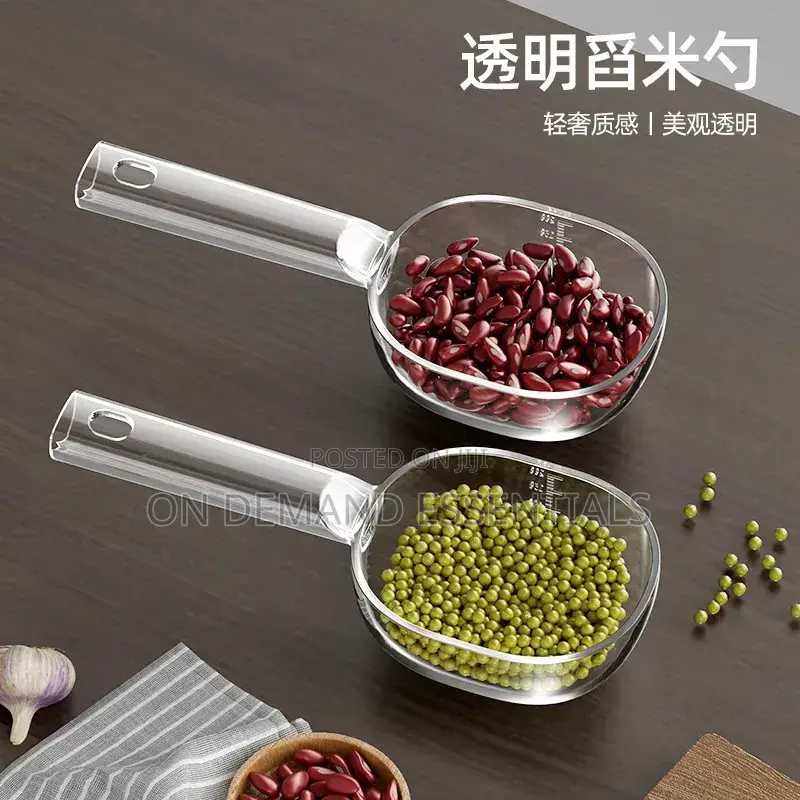 Acrylic Scoop With a Long Handle and Clearly Marked Measurements