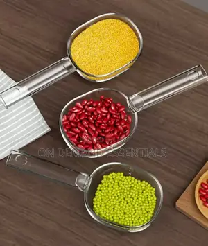 Acrylic Scoop With a Long Handle and Clearly Marked Measurements