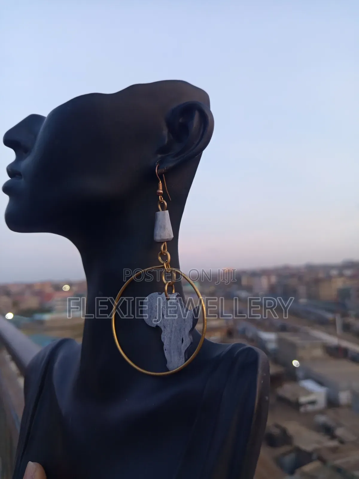 Corrie Shell Earing