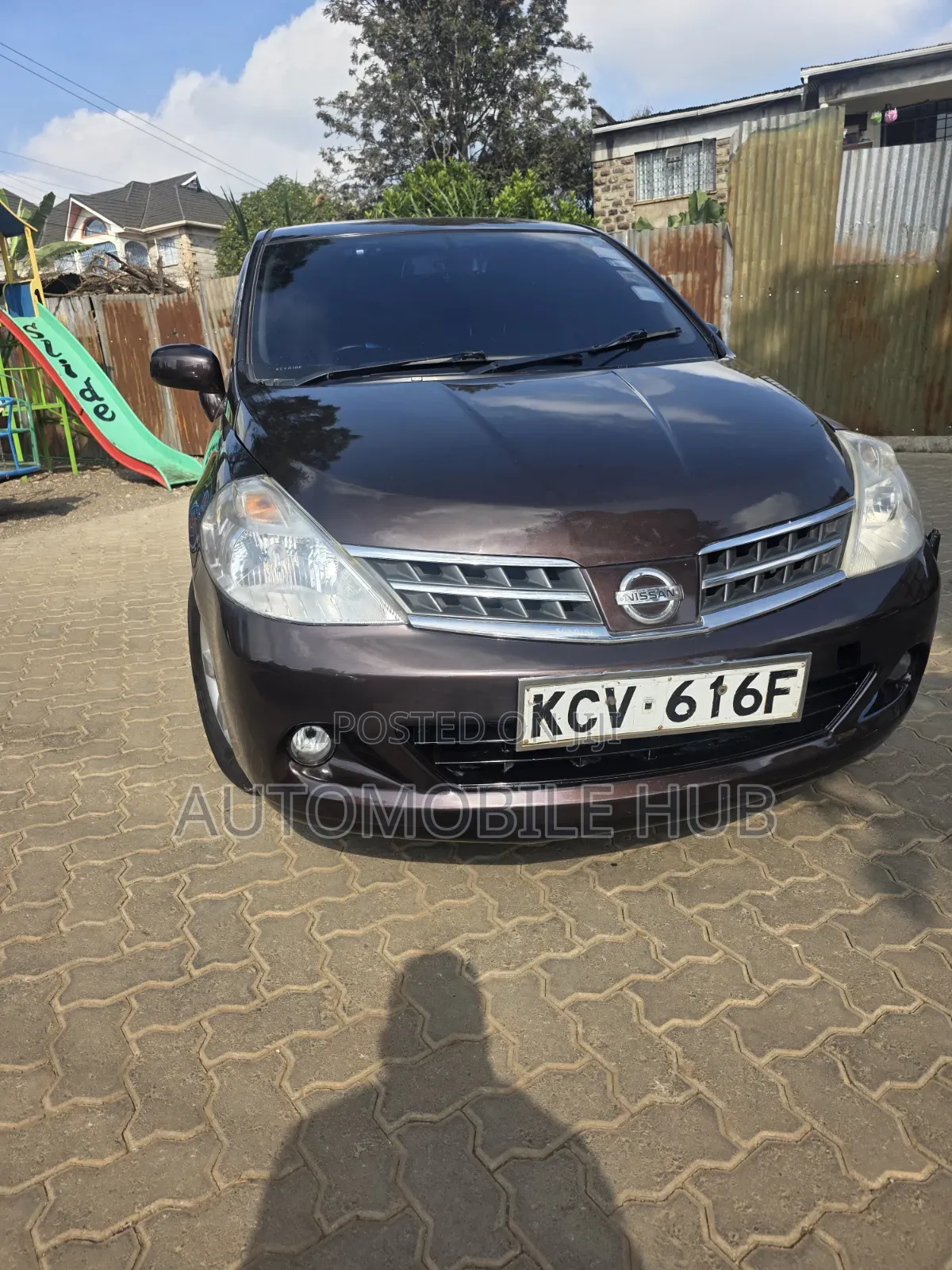 Nissan Tiida 2012 Maroon
