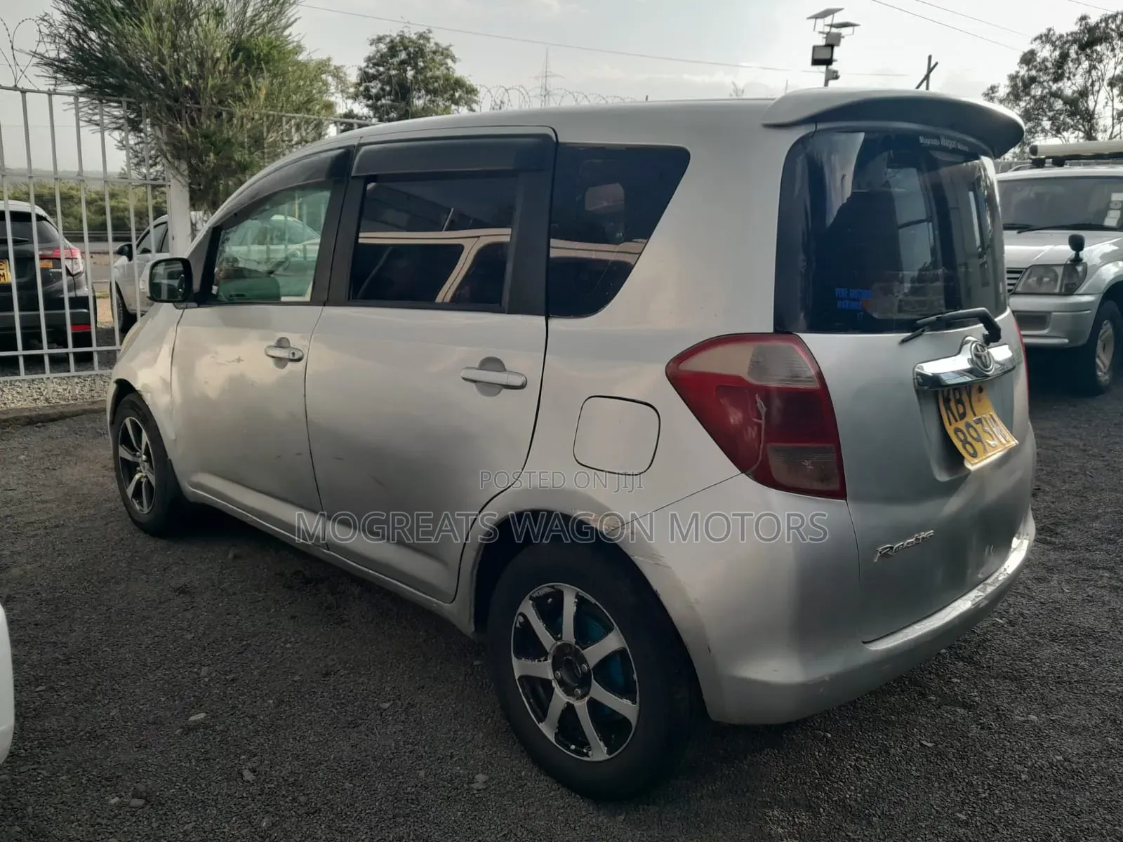 Toyota Ractis 2007 Silver