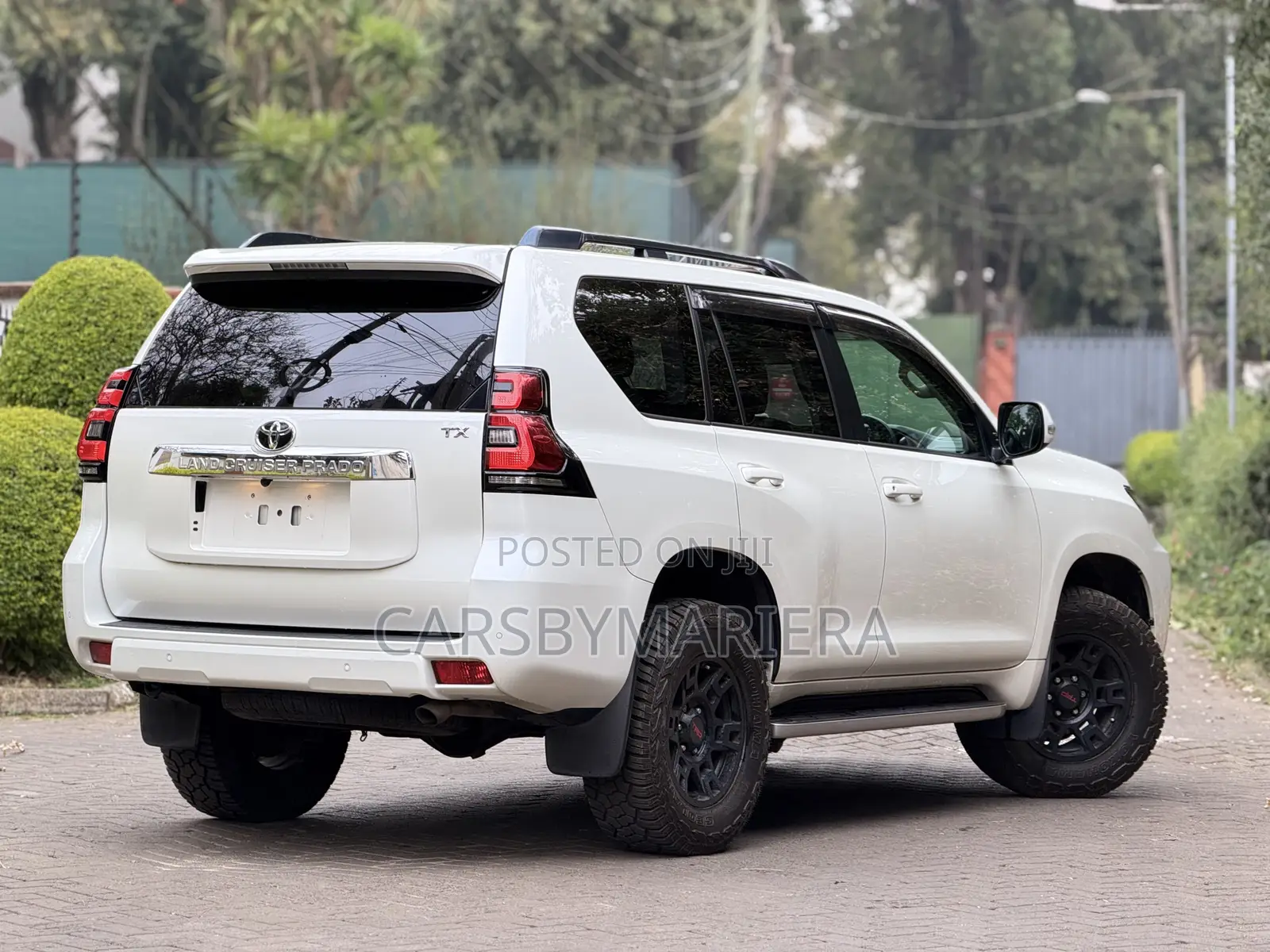 Toyota Land Cruiser Prado 2.8 2019 White