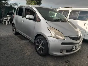 Toyota Ractis 2007 Silver