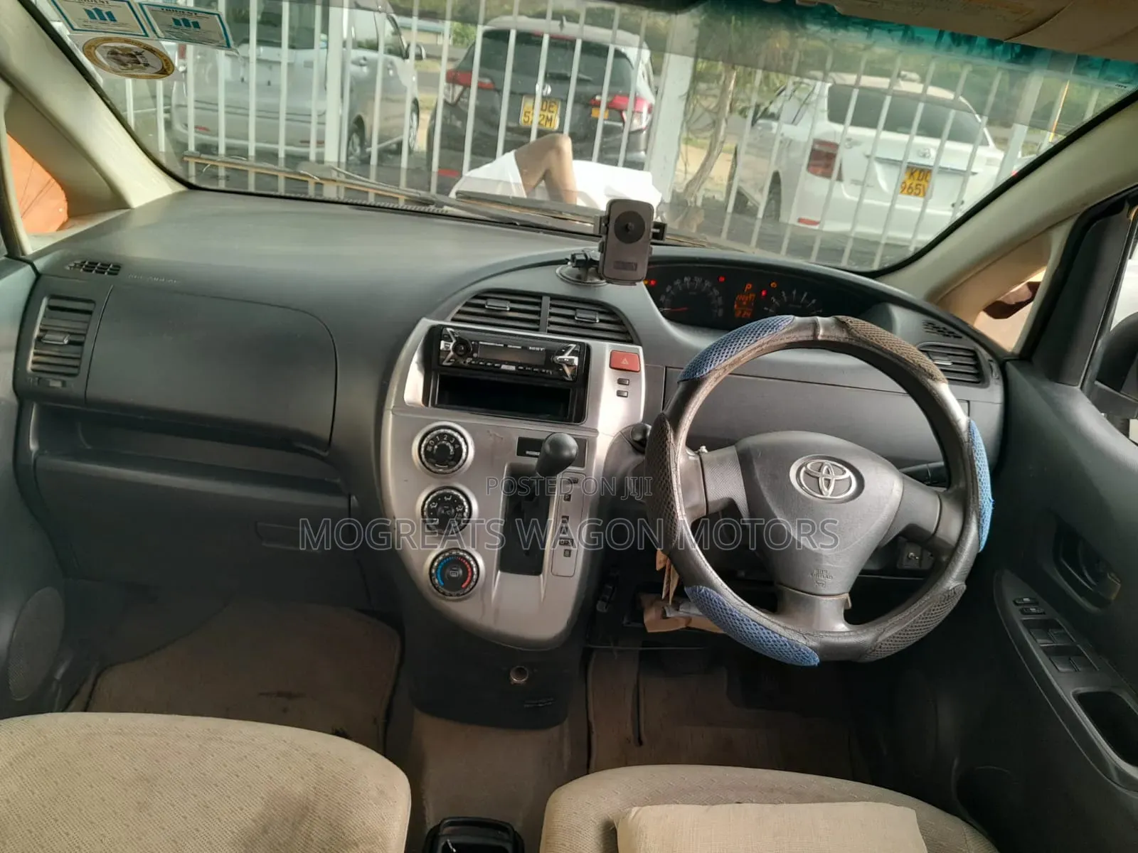 Toyota Ractis 2007 Silver