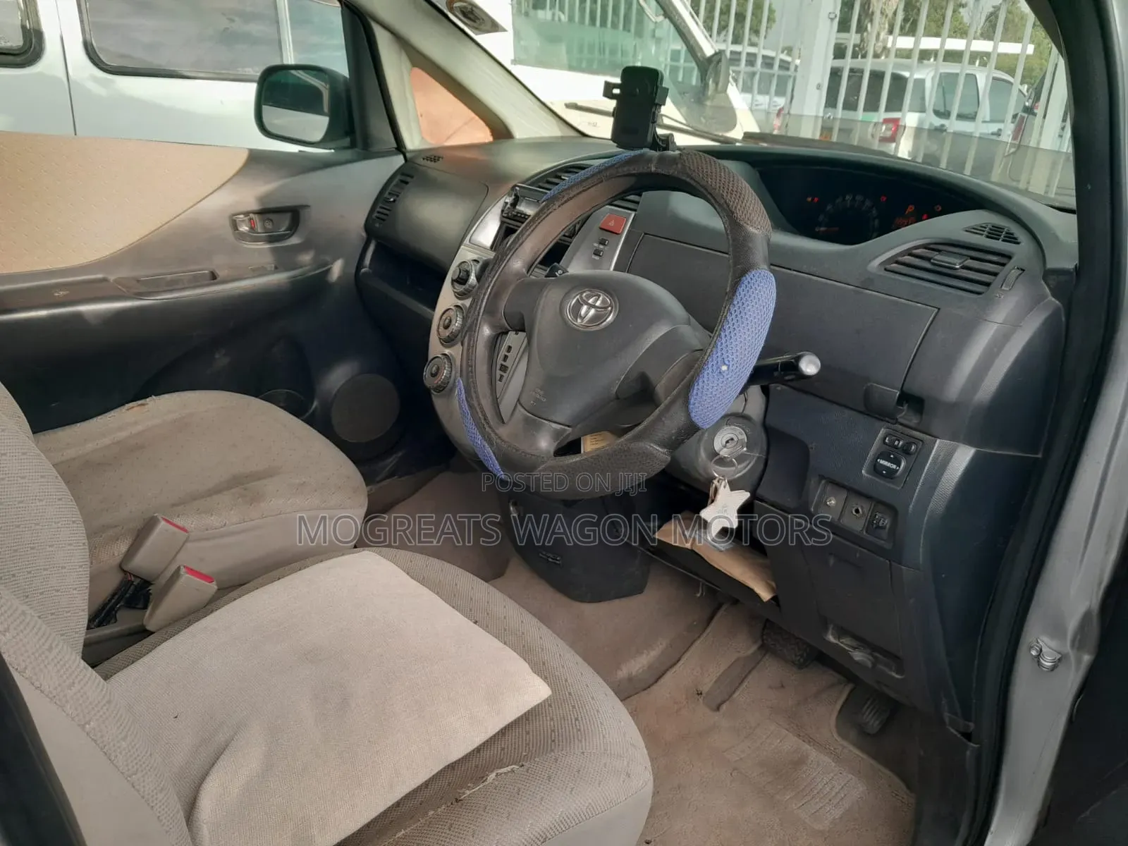 Toyota Ractis 2007 Silver