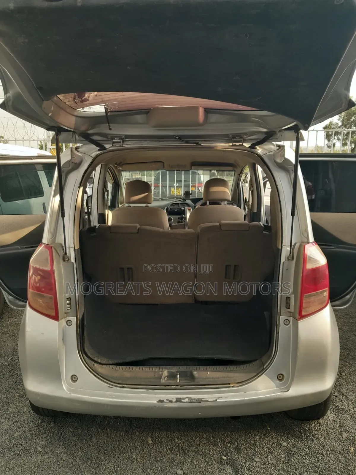 Toyota Ractis 2007 Silver