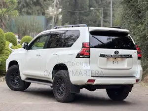 Toyota Land Cruiser Prado 2.8 2019 White