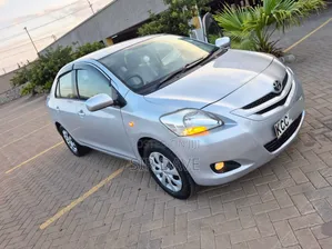 Toyota Belta 2008 Silver