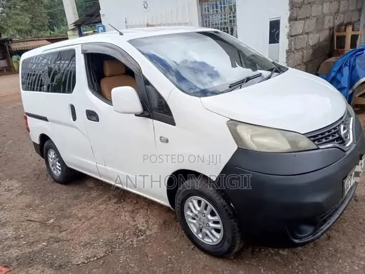 Nissan NV200 2011 White